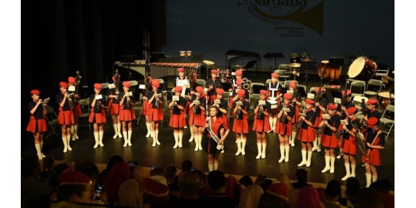Dziewczęca Orkiestra Szałamaistek i Mażoretki Incanto na Festiwalu w Hiszpanii.